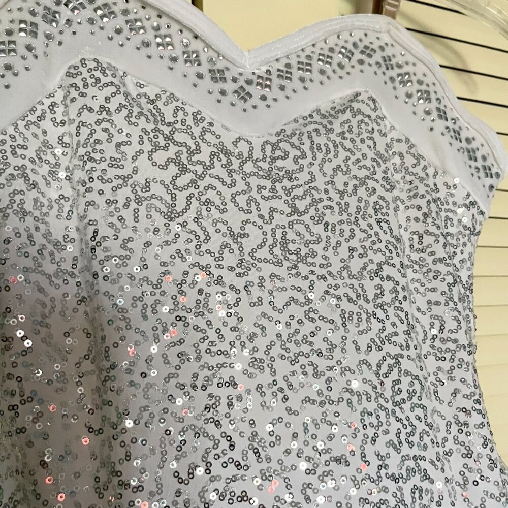 ‘Curtain Call’ White Sparkly Child’s Gown/Theatrical Dress* - Picture 3 of 7